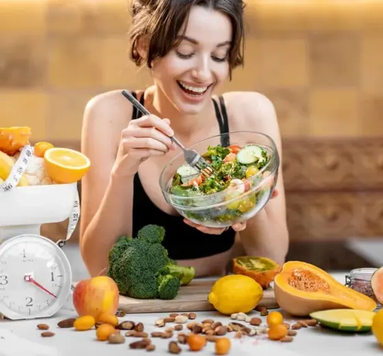 Healthy eating alongside JellyTide gummies for weight management support